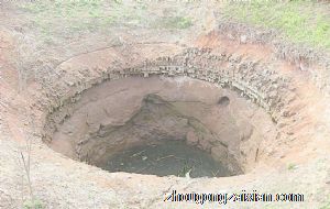 梦见土坑是什么意思