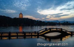 梦见杭州西湖边是什么意思