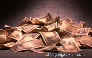 梦见在水里捡到钱是什么意思