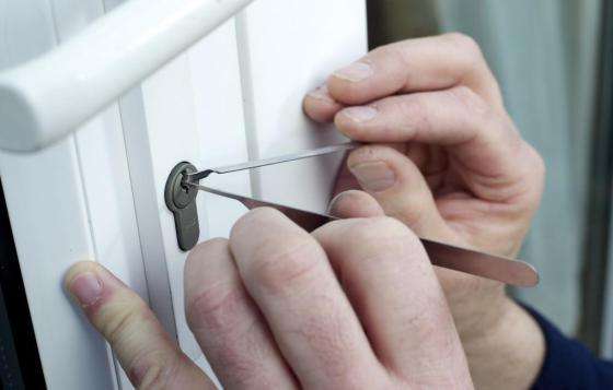 男人梦见发现小偷在偷东西是什么意思