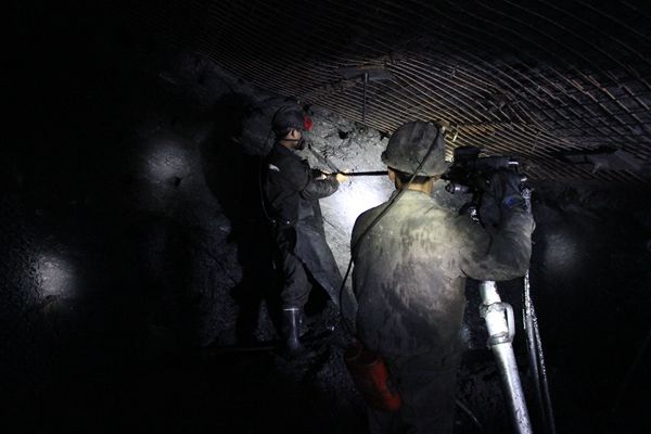 梦见与矿工打架是什么意思