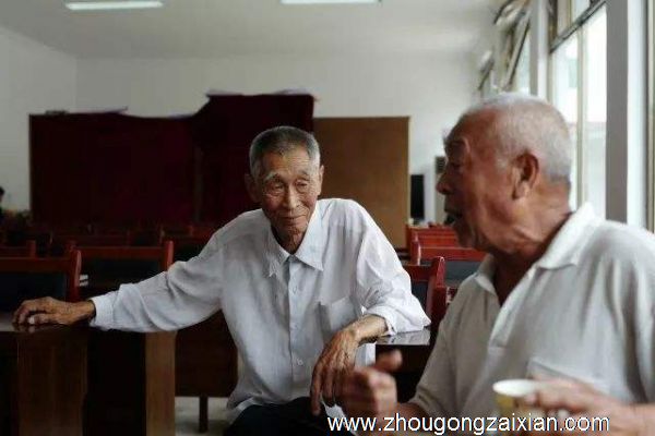 梦见已故的外公抚摸孙子是什么意思