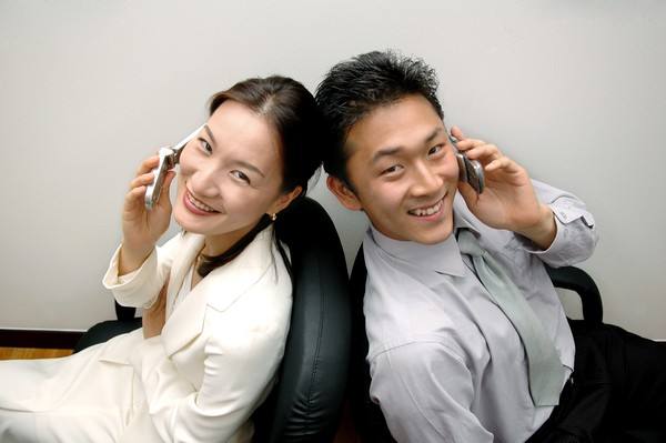 梦见一个女同事和一个男同事