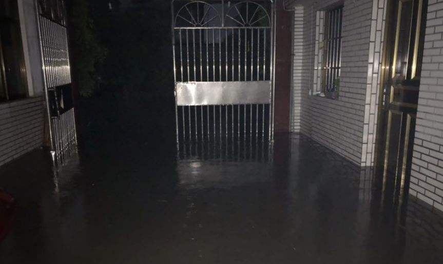 梦见家里进水被淹是什么意思