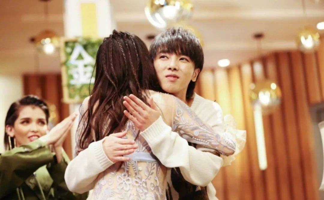 梦见被强抱是什么意思