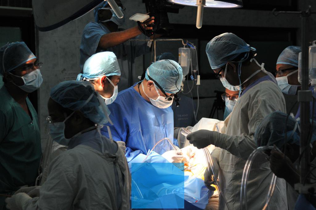 梦见别人做手术是什么意思