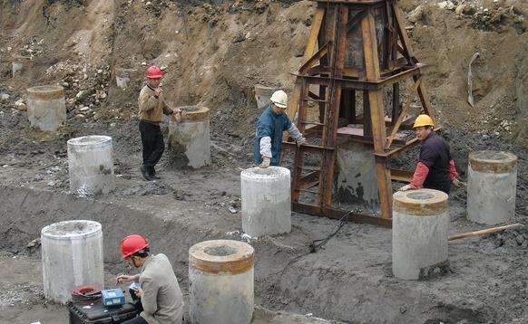  梦见修庄基是什么意思