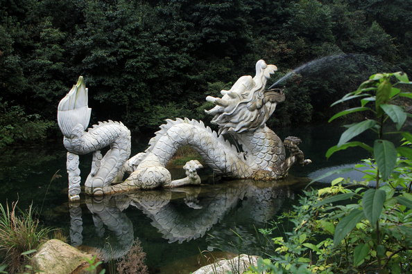 梦见白龙出水飞天是什么意思