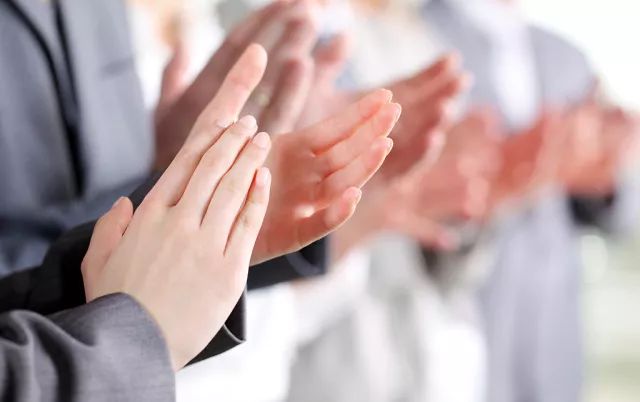 梦见鼓掌是什么意思