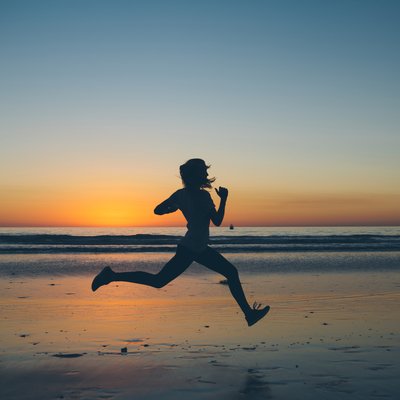 梦见自己裸奔是什么意思