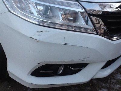 梦见自己车被刮伤是什么意思