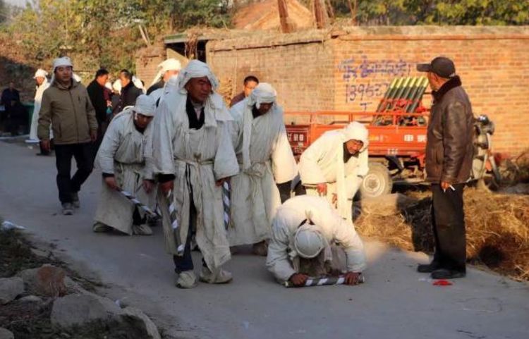 梦见为死去的亲人办丧事是什么意思