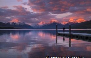 属鸡男生一脚踏两船的表现