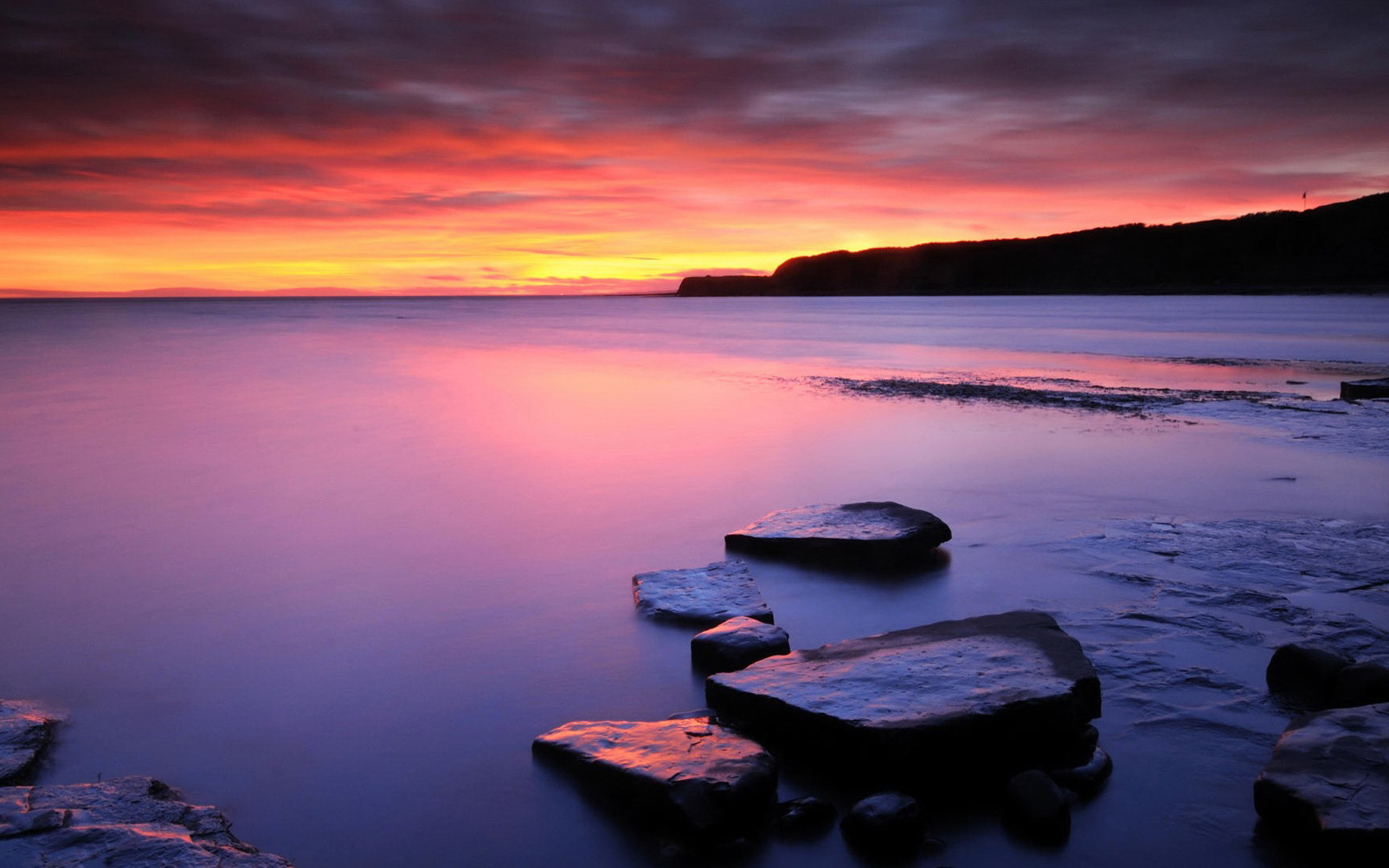 属鸡男生为什么会偷偷联系前女友